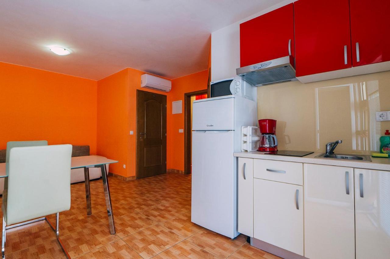 Apartments Luxur Center Baska Voda Exterior photo