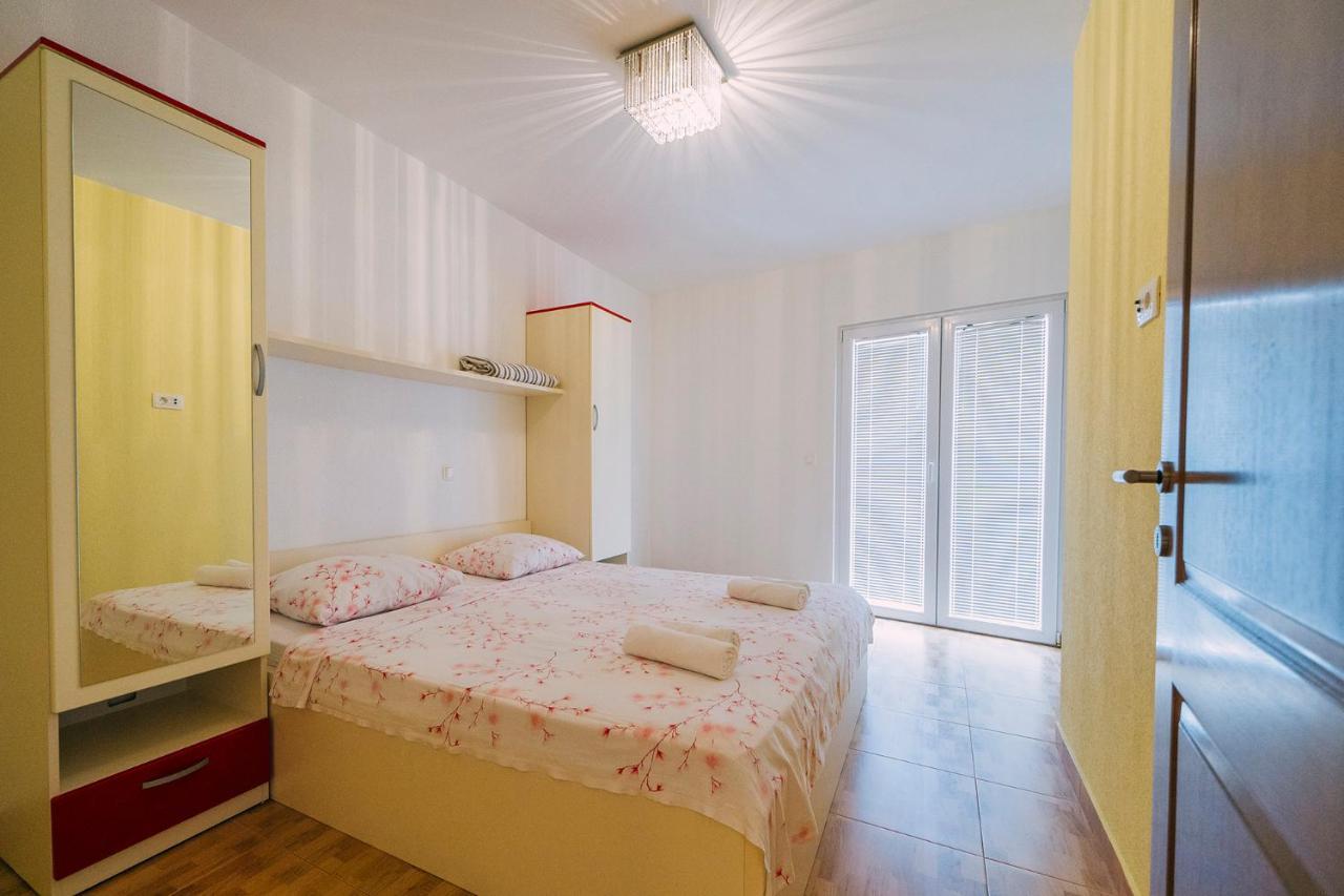 Apartments Luxur Center Baska Voda Exterior photo