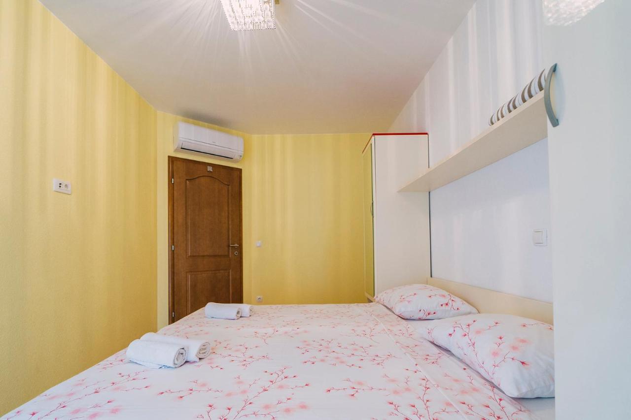 Apartments Luxur Center Baska Voda Exterior photo