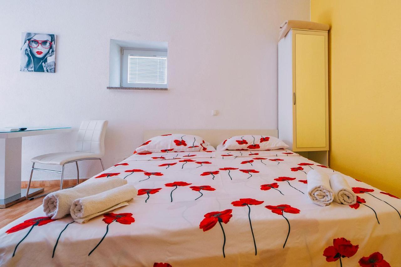 Apartments Luxur Center Baska Voda Exterior photo