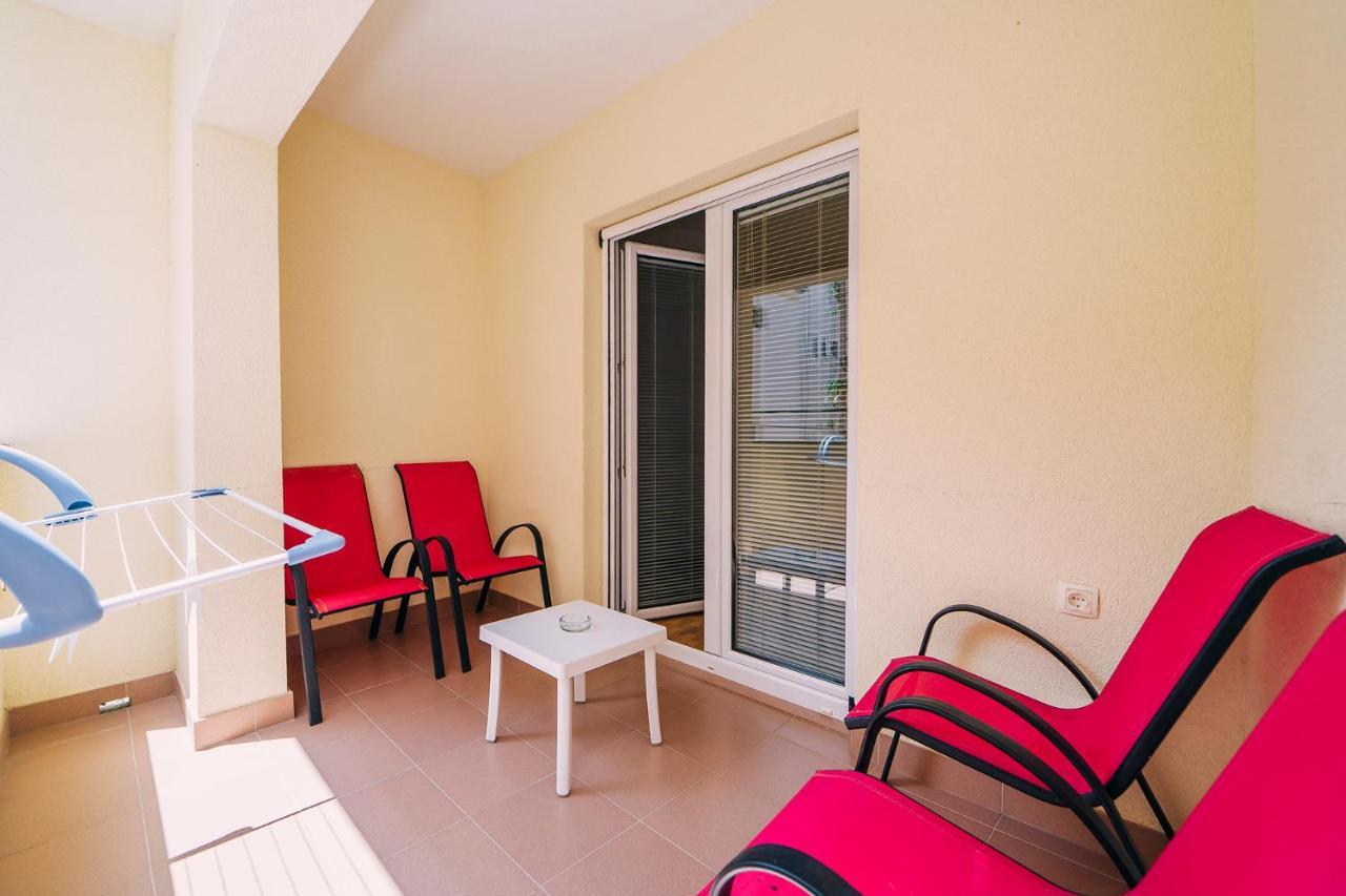 Apartments Luxur Center Baska Voda Exterior photo